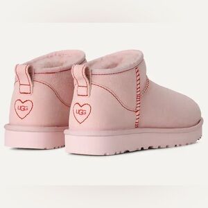 Classic Ultra Mini Love '26 (Rosetta, Women’s 7)